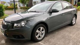 Chevrolet Cruze 2011 AT Gray Sedan For Sale 