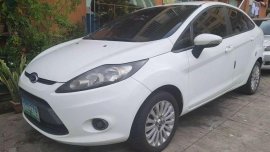 Ford Fiesta 2011 MT White Very Fresh For Sale 
