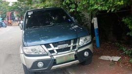 Isuzu crosswind xuv 2012