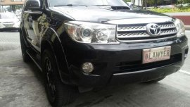 Well-maintained Toyota Fortuner V 2011 for sale