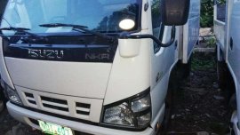 Isuzu Elf nkr 10ft close van LOCAL 2008