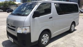 2017 Toyota Hiace Commuter 3.0 engine - MANUAL transmission 