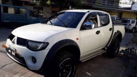 2009 Mitsubishi Strada for sale 