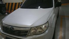 Subaru Forester 2010 AT White SUV For Sale 