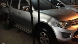 Mitsubishi Strada 2012 ford ranger toyota hilux