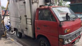 Isuzu Elf Aluminum VanTruck Red For Sale 