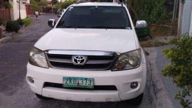 Toyota Fortuner G VVTi 2007 White For Sale 
