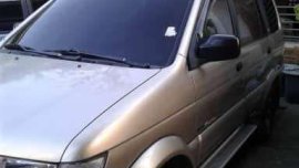 Isuzu Crosswind XUVi 2003 adventure revo fortuner montero