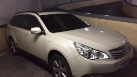 2010 Subaru Outback AT White SUV For Sale 