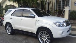 Toyota Fortuner 2005 2.7 Gas White For Sale 