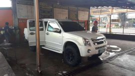 Isuzu Dmax LS 2011 3.0 AT White For Sale 