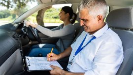 5 things that they won't teach you at driving schools