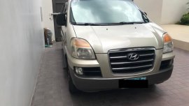 Hyundai Starex Diesel 2006 Golden For Sale 