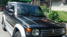 Mitsubishi pajero local 4x4 black for sale 