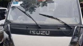 Isuzu Elf single tire 10feet 2009 model For Sale 