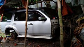 Ford Everest 2009 Model (damaged due to accident)