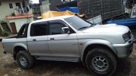 Mitsubishi pickup Endeavor 2000 for sale 