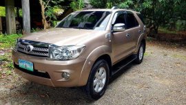 2011 Toyota Fortuner G manual diesel FOR SALE
