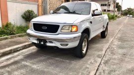 FOR SALE: Ford F150 Lariat Top of d line 2000