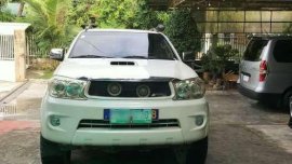 Toyota Hilux G 4x4 MT 2011model FOR SALE