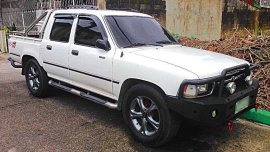 Toyota Hilux 4x2 Dsl MT 1994 FOR SALE