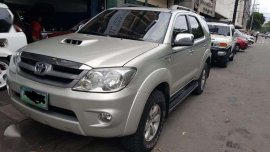 2006 Toyota FortunerV 4x4 diesel FOR SALE
