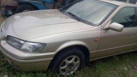 Toyota Camry 2.2 98 model top of the line