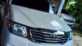 SELLING Toyota Hilux