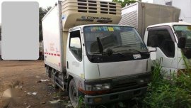 Mitsubishi Fuso Canter Reefer Van 2000