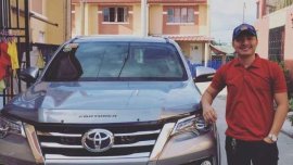 TOYOTA Fortuner 2016 4x4 top of the line for assume balance