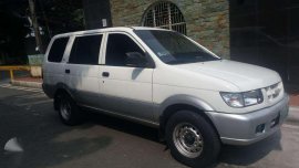 SELLING ISUZU Crosswind model 2006