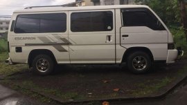 SELLING Nissan Urban escapade