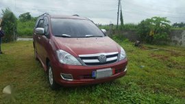 SELLING TOYOTA Innova 2006