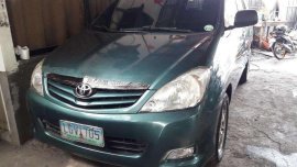 SELLING TOYOTA Innova E 2011