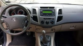 2010 TOYOTA Hilux G 4x2 diesel FOR SALE