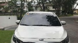 2016 Kia Carnival White Hatchback For Sale 