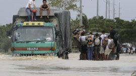 Super Typhoon Mangkhut Closing in, Read This Safety Guide Before Driving into Flood Water in the Philippines