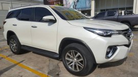 Toyota Fortuner V 2016 Pearl White For Sale 