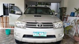 Toyota Fortuner 4x4 Top of the line 3.0 engine V variant.