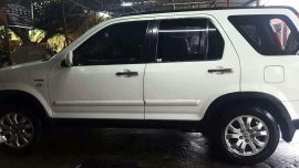 White Honda Crv 2006 automatic low mileage 