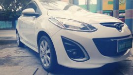 SELLING Mazda 2 2010model top of d line matic