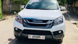 SELLING ISUZU Mu-x 2015.