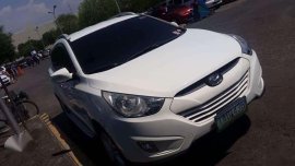 For Sale: HYUNDAI TUCSON 2.0 A/T Color: White