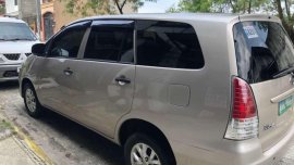 SELLING Toyota Innova e 2012
