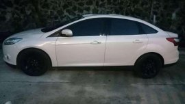 For Sale: FORD FOCUS 2.0 a/t top of the line (WhitePearl)