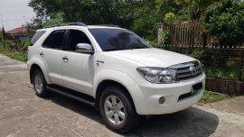 Toyota Fortuner G AT 2010 FOR SALE