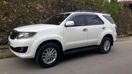 SELLING Toyota Fortuner 2012 diesel auto g