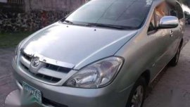 SELLING TOYOTA Innova G 2006 model