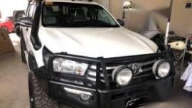 Toyota Hilux white 4x4 manual 2016 FOR SALE