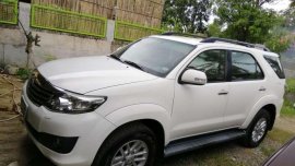 SELLING Toyota Fortuner G manual diesel